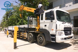XE TẢI GẮN CẨU